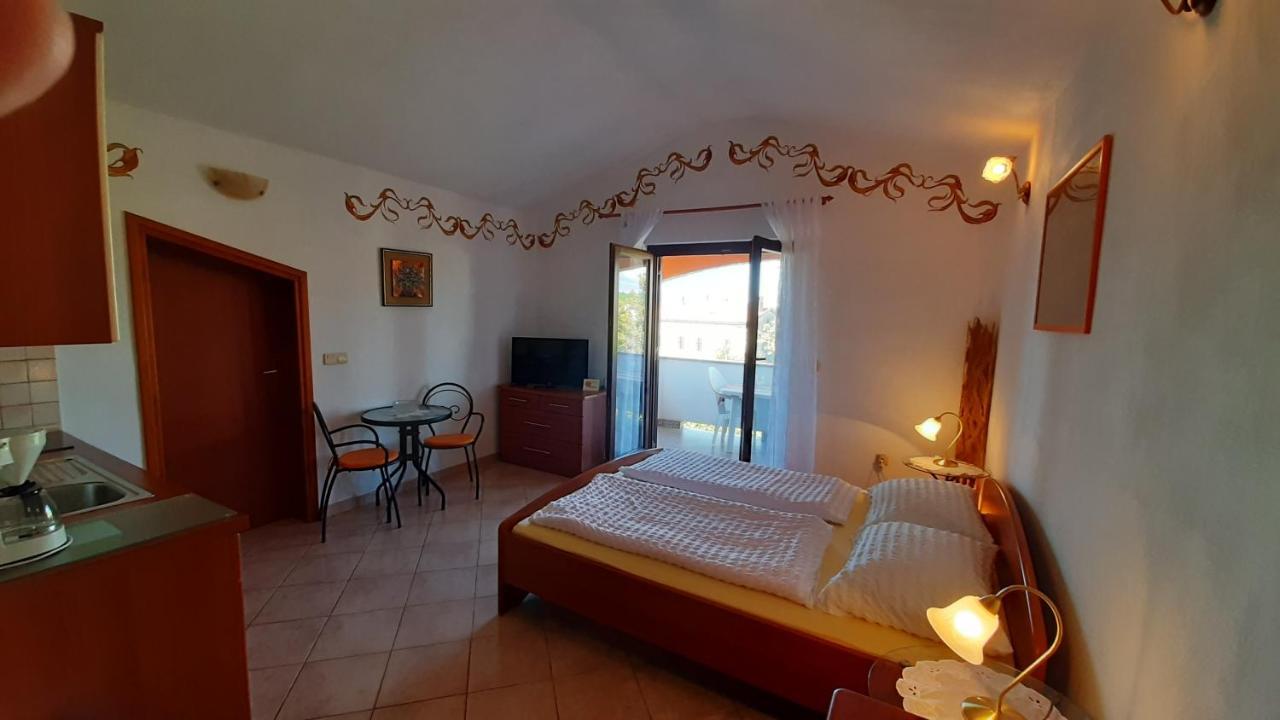 Villa Linet Funtana Kültér fotó