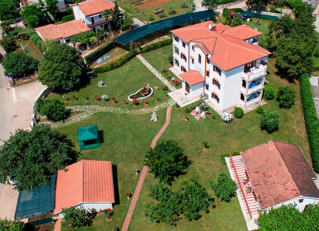 Villa Linet Funtana Kültér fotó